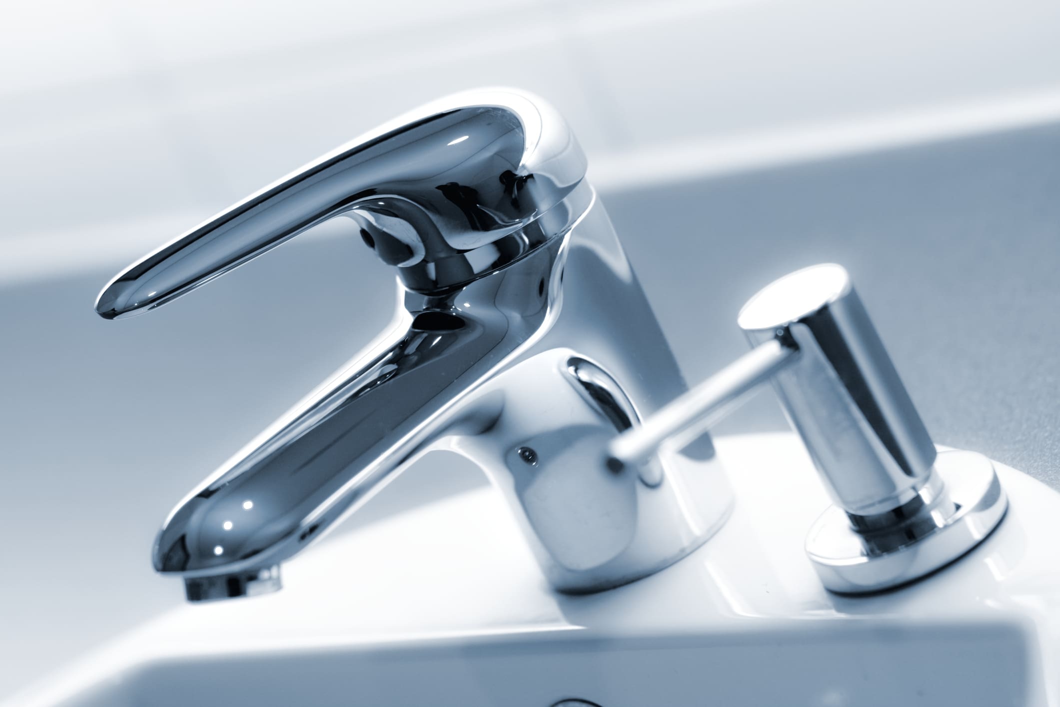 Need a New Faucet? Call a Plumber